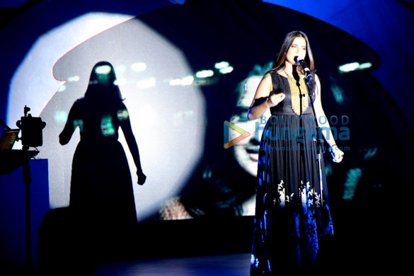 sona mohapatra performs for the international f1 team 6