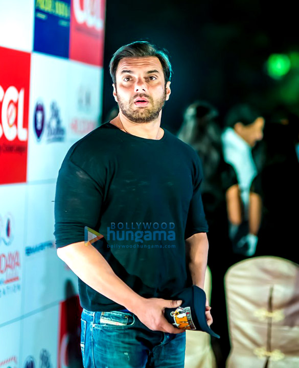 celebs grace the ccl hundred hearts charity dinner 34