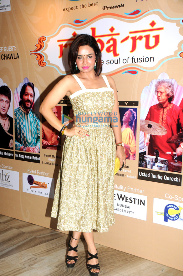 juhi chawla graces the ru ba ru concert 8