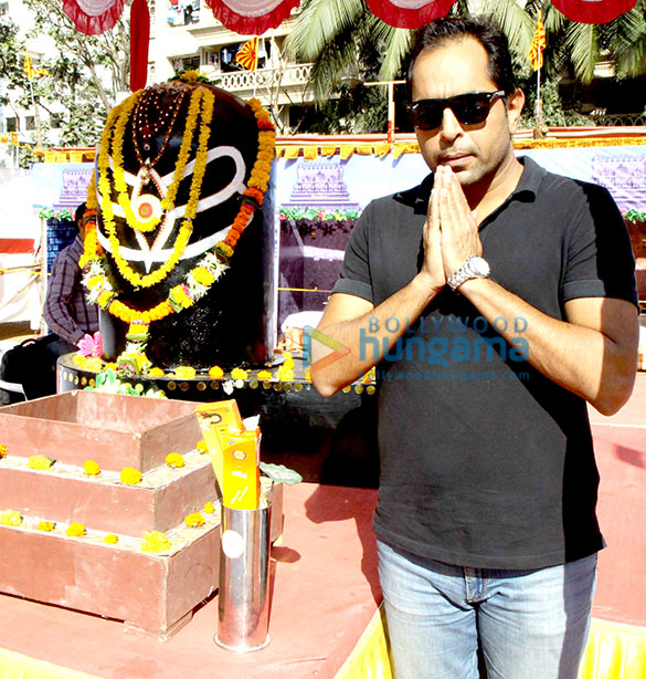 celebs visit brahma kumaris camp at andheri to seek blessings of lord shiva 8
