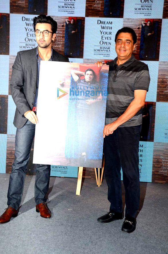 ranbir kapoor launches ronnie screwvalas book dream with your eyes open 2