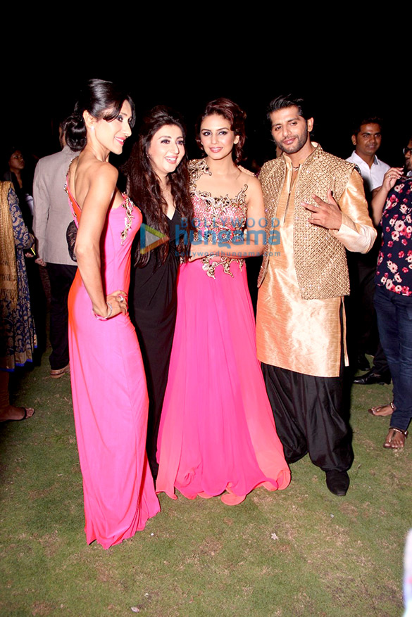 huma qureshi walks for archana kochars show for smile foundation 8