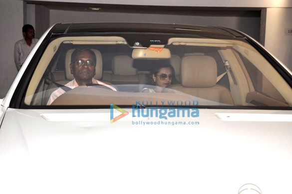 gauri khan rani mukerji snapped at hiroo johars birthday party 9