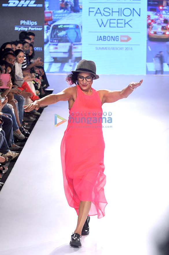 adhuna akhtar walks for asmita marwa at lakme fashion week 2015 3