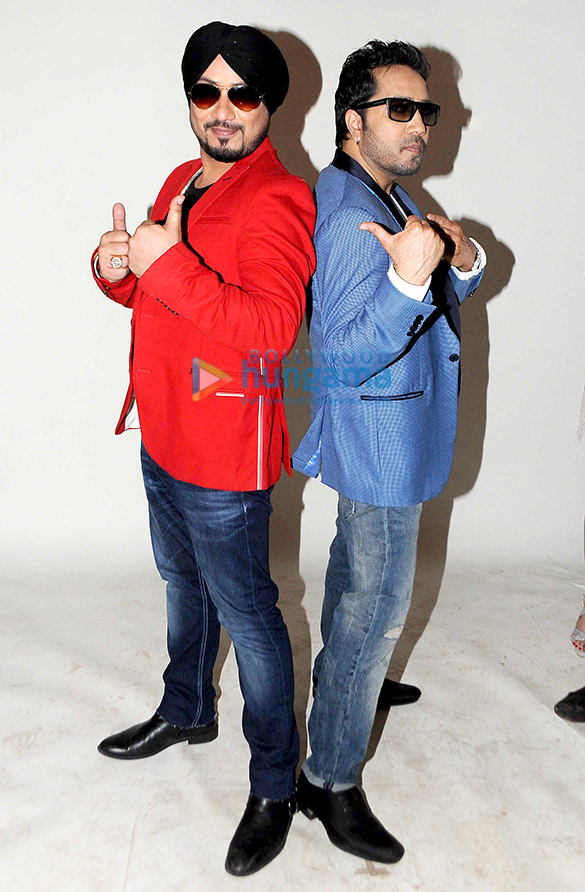 mika singh others at singer dilbagh singhs photoshoot for the album bottoms up 17