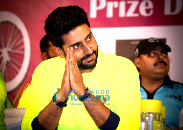 abhishek bachchan graces the prize distribution ceremony of peloton 2015 in nashik 3