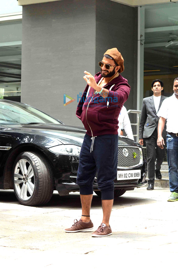 ranveer singh discharged from hospital after his surgery 5