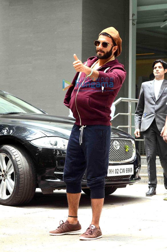 ranveer singh discharged from hospital after his surgery 6
