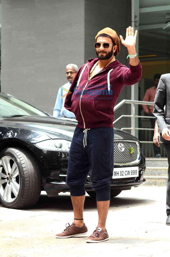 ranveer singh discharged from hospital after his surgery 8