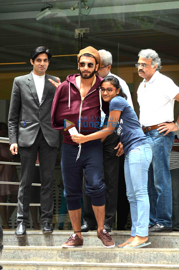 ranveer singh discharged from hospital after his surgery 2