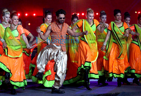 hrithik roshan shahid kapoor anushka sharma perform at the opening ceremony of ipl 2015 6