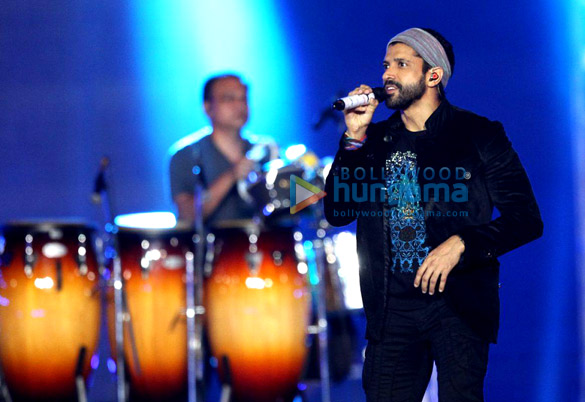 hrithik roshan shahid kapoor anushka sharma perform at the opening ceremony of ipl 2015 35