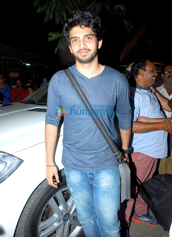 salman khan snapped outside himesh reshammiyas music studio 8