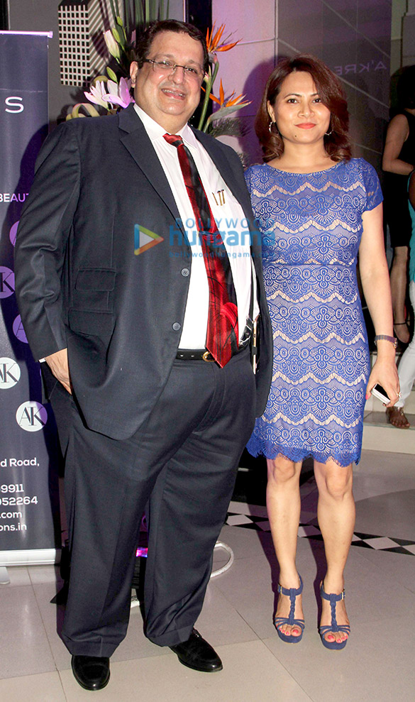 richa chadda urvashi rautela grace the launch of the salon a kreations in bandra 7