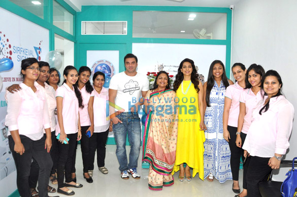 juhi chawla sohail khan inaugurate sirfkeval clinic in mumbai 3