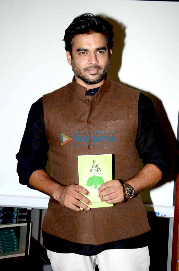 rajkumar hirani vidhu vinod chopra r madhavan sharman joshi at anushka joshis book launch 4