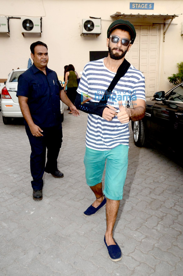 ranveer singh snapped at mehboob studio 6