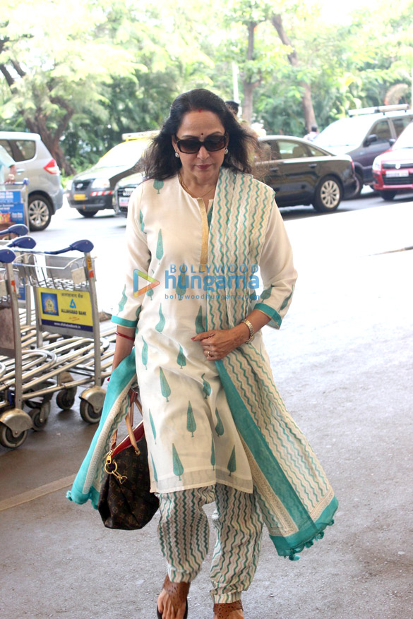 asin tabu hema malini snapped at the airport 4