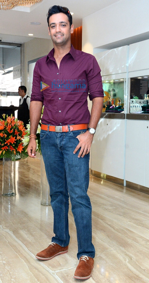 gul panag snapped at the photo exhibition the spirit of the zoya woman 8