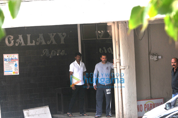 aamir khan visits salman khans house 8