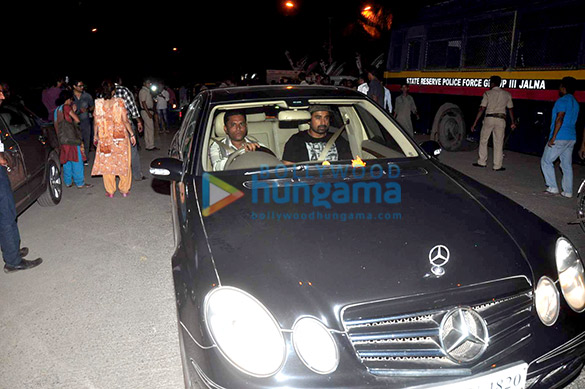 celebs visit salman khan at his house in bandra 21