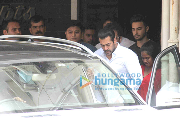 salman khan snapped leaving for the sessions court 5