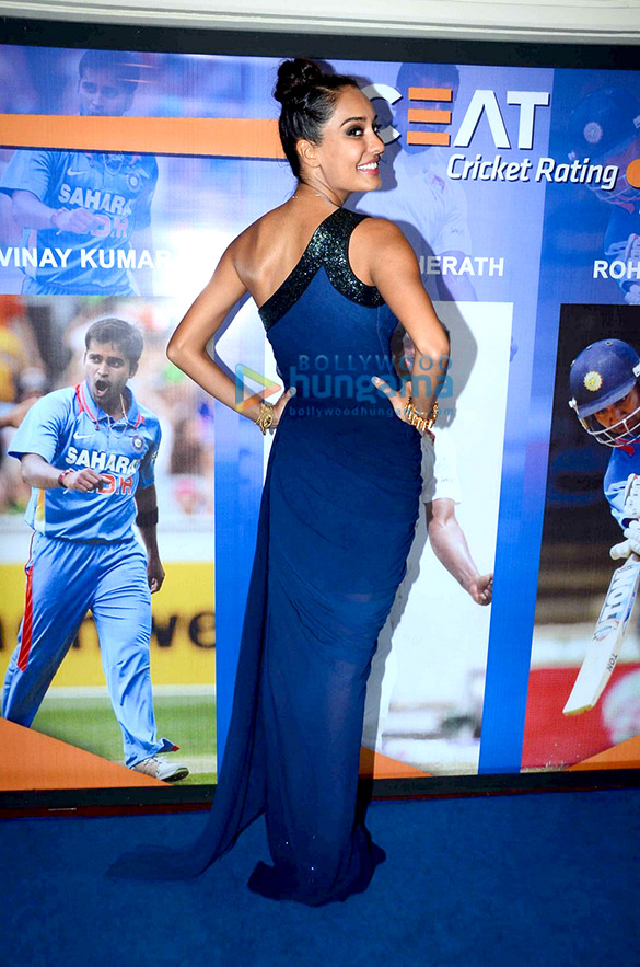 lisa haydon performs at ceat cricket award 2015 19
