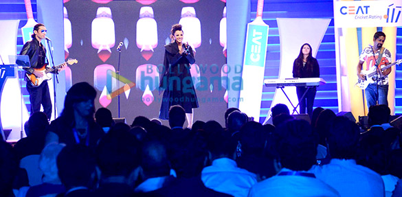 lisa haydon performs at ceat cricket award 2015 4