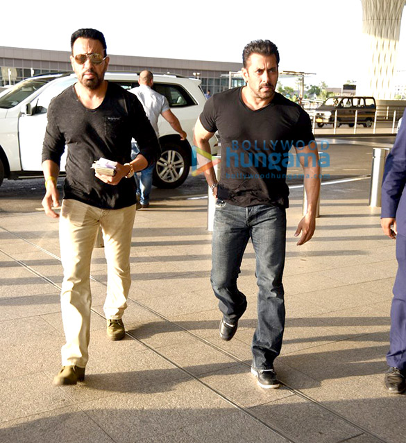 salman khan snapped leaving for aiba in dubai 9