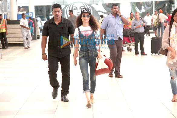 kangna ranaut snapped on her way back from chandigarh 6