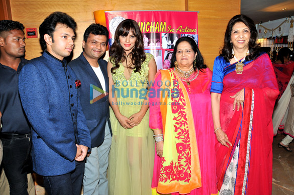 neetu chandra inaugurates rani poddars puncham bazaar 5