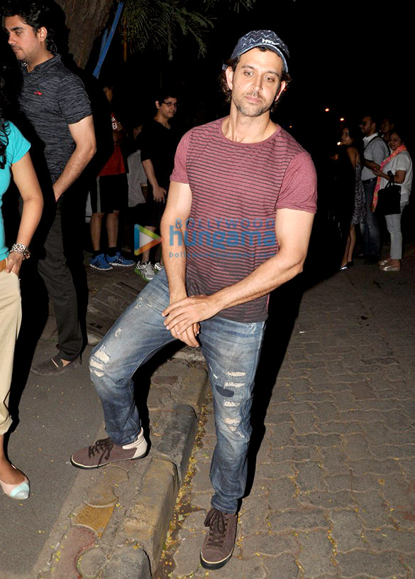 hrithik roshan snapped with friends at nido 4