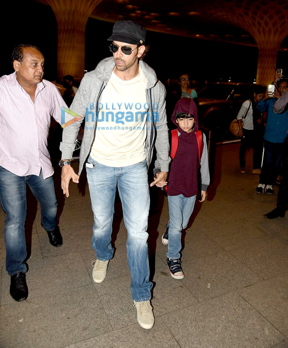 hrithik roshan flies off on a holiday to south africa with kids 5