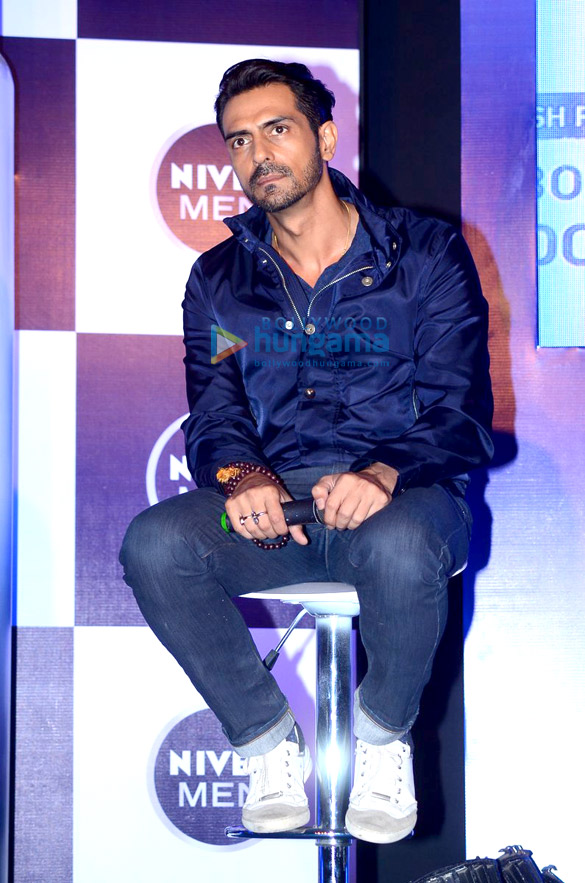 arjun rampal at the launch of nivea men body deodorizer 4