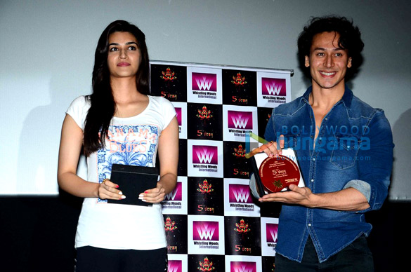 tiger shroff kriti sanon subhash ghai promote yoga day at whistling woods international 10