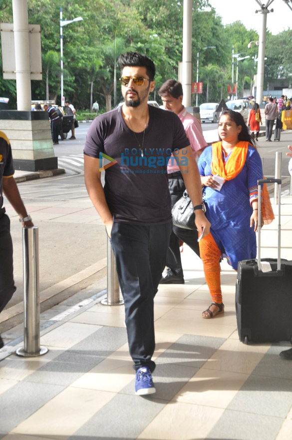 arjun kapoor snapped at the domestic airport 8