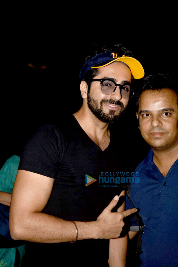 ayushmann khurrana snapped at the domestic airport 3