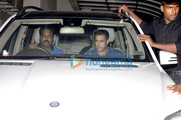 salman khan snapped with family at citylight cinema 4
