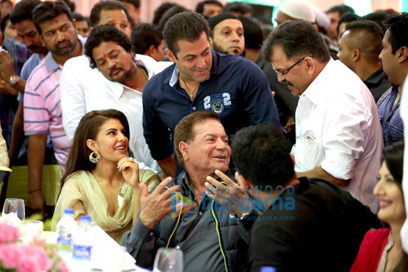 salman khan graces baba siddique zeeshan siddiques iftaar party 3