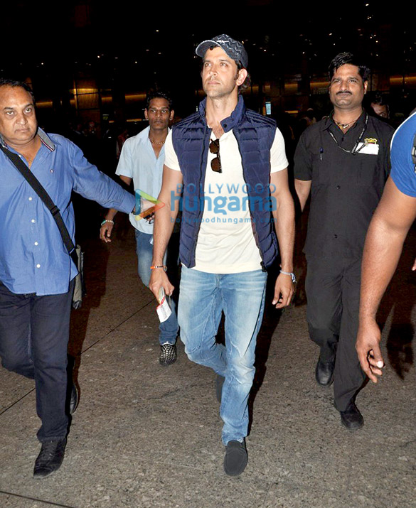 hrithik roshan sonam kapoor arrive from turkey 5