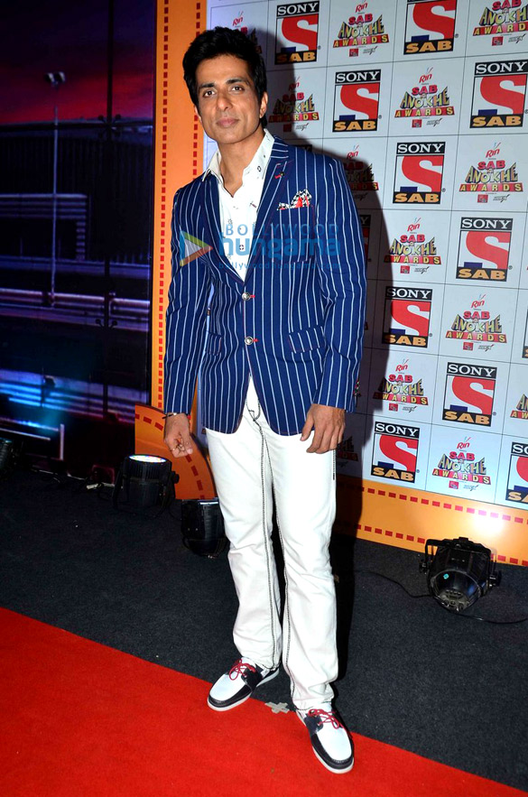 sushmita sen sonu sood and others at sab ke anokhe awards 2015 18