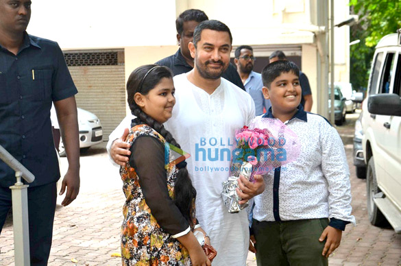 aamir khan snapped with family on eid 6