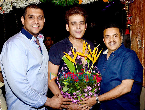 ravi kishan celebrates his 44th birthday 3