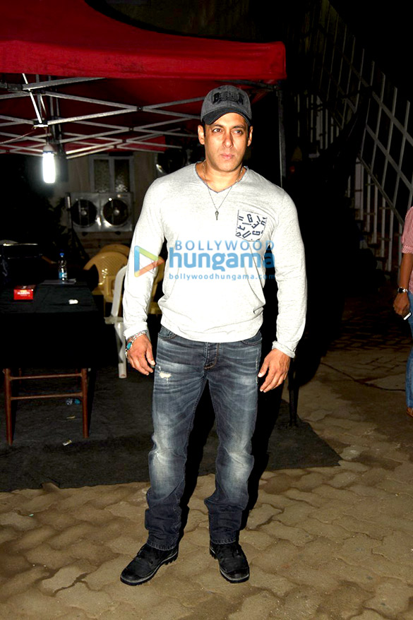 salman khan kiara advani snapped at an ad shoot 11