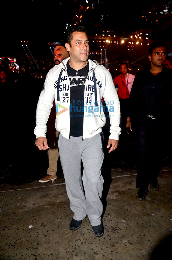 salman khan graces the pro kabaddi league match between mumbai pune 5