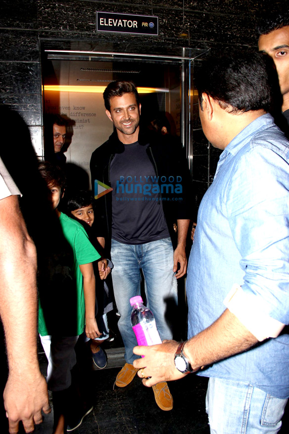 hrithik roshan snapped with kids post a screening of inside out 5