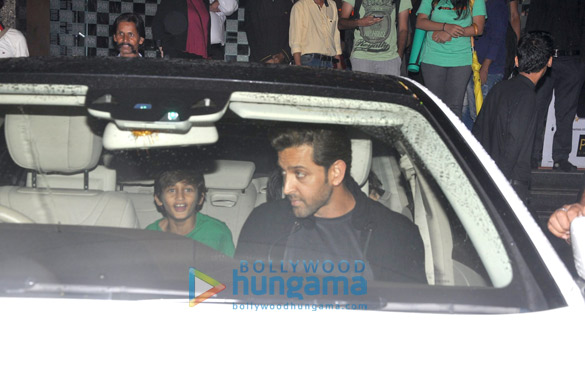 hrithik roshan snapped with kids post a screening of inside out 8