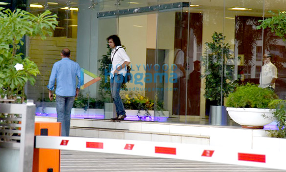 ranbir kapoor imtiaz ali snapped outside sajid nadiadwalas office 9