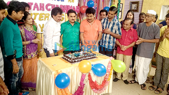 cast of the tv show taarak mehta ka ooltah chashmah celebrate the completion of 7 year 2