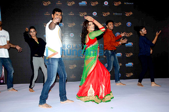 amitabh bachchan unveils music of marathi film dholkee 4